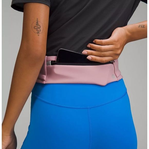 🍋LULULEMON ATHLETICA | Fast and Free Running Belt in Vintage Mauve - Picture 5 of 9